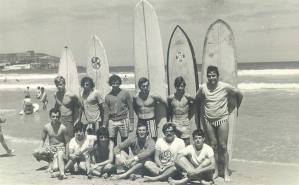 Grupo de Gijón. Amador sentado, segundo por la derecha.